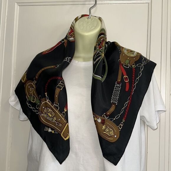 Vintage 80s or 90s black silk square scarf with a carriage print - Picture 7 of 8
